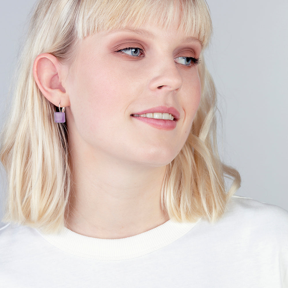 Foto von Geometric glass earrings • 10mm Foto von Geometric glass earrings • 10mm