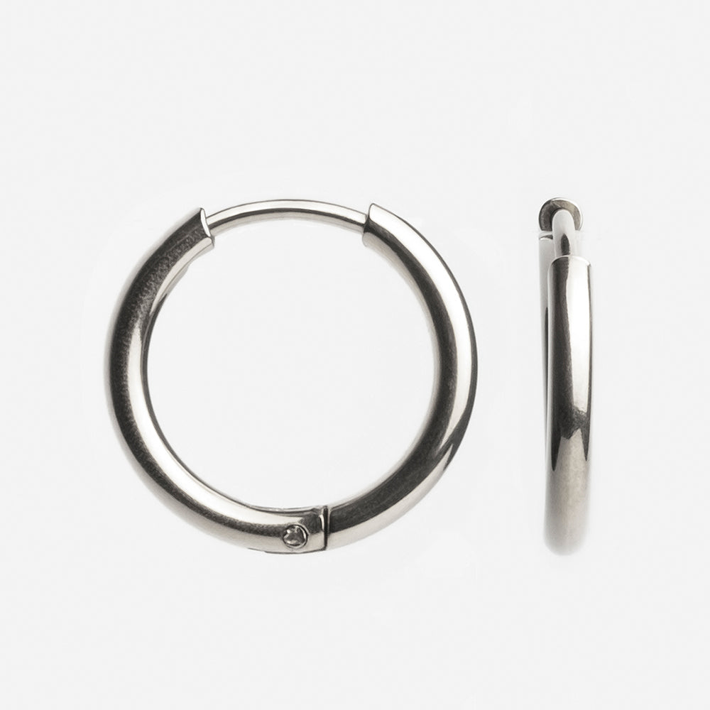 Foto von Edelstahl Creolen Basic • Wasserfeste Ohrringe