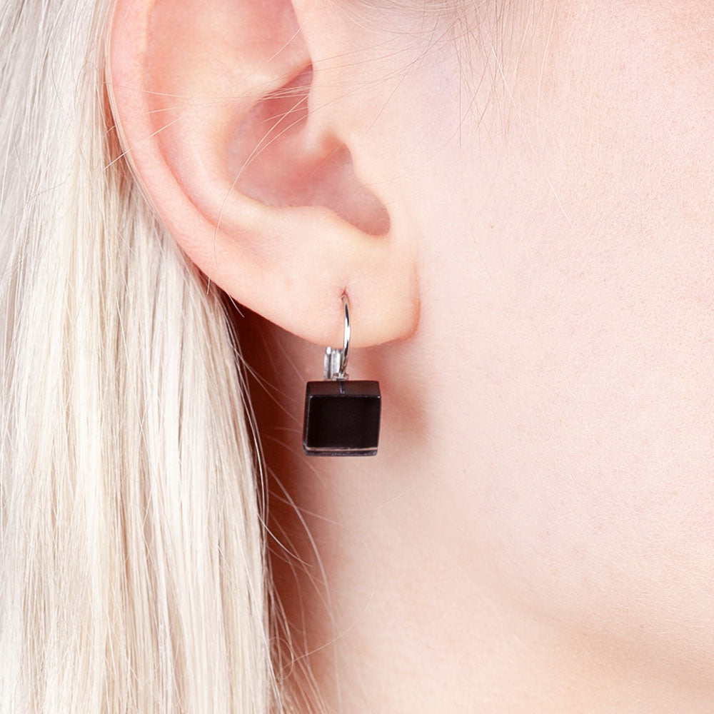 Foto von Geometric glass earrings • 10mm Foto von Geometric glass earrings • 10mm