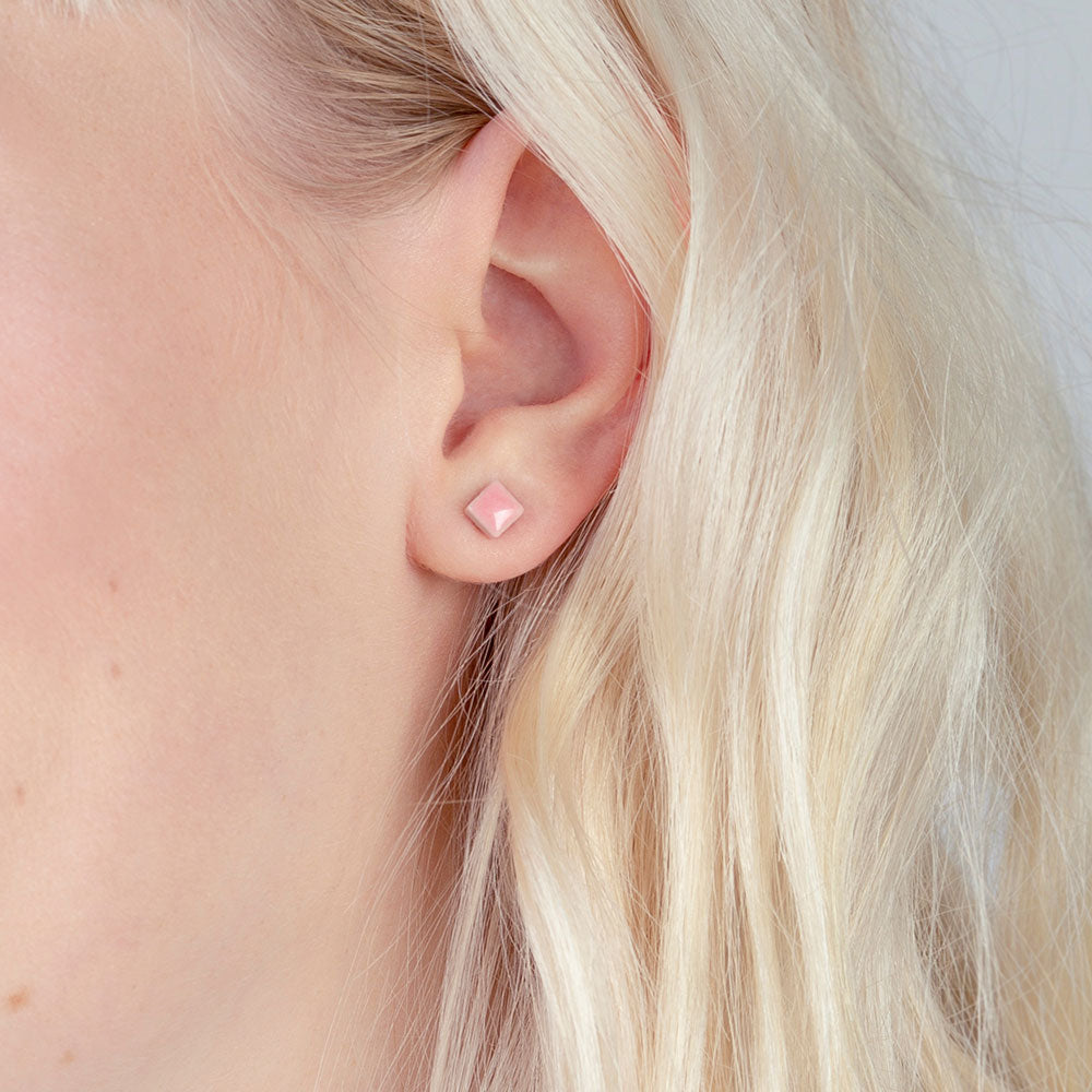 Foto von Minimalist ceramic earrings • 5mm Foto von Minimalist ceramic earrings • 5mm