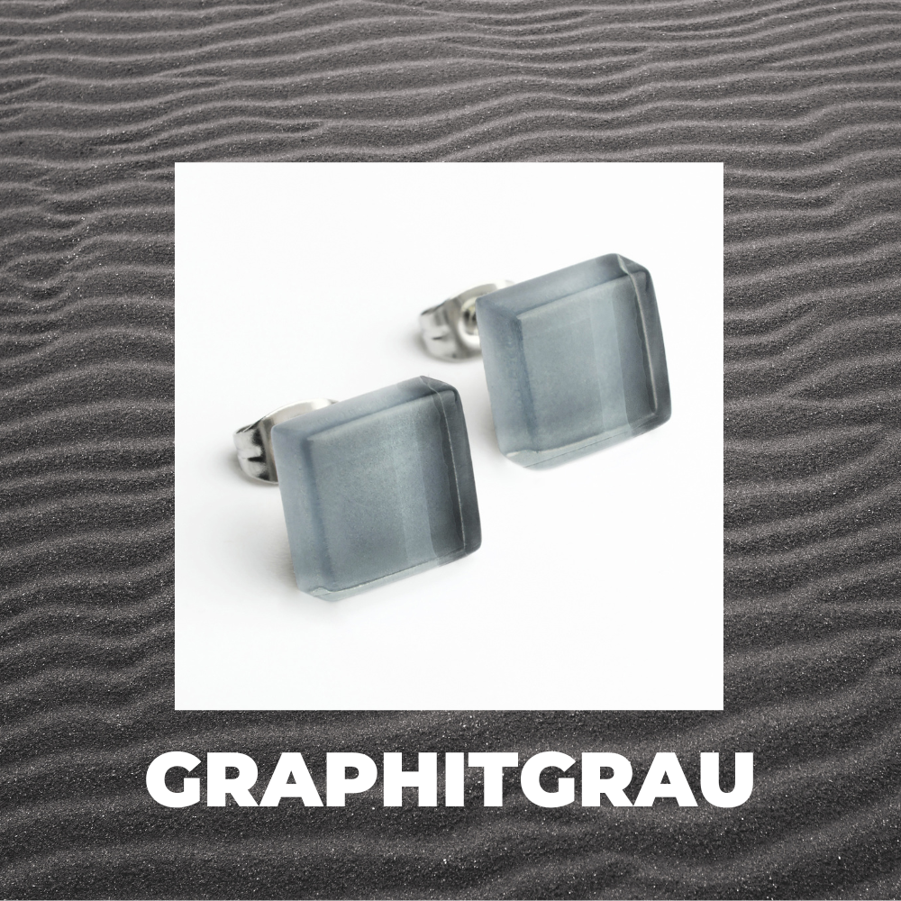 Foto von Small glass stud earrings • 10mm 