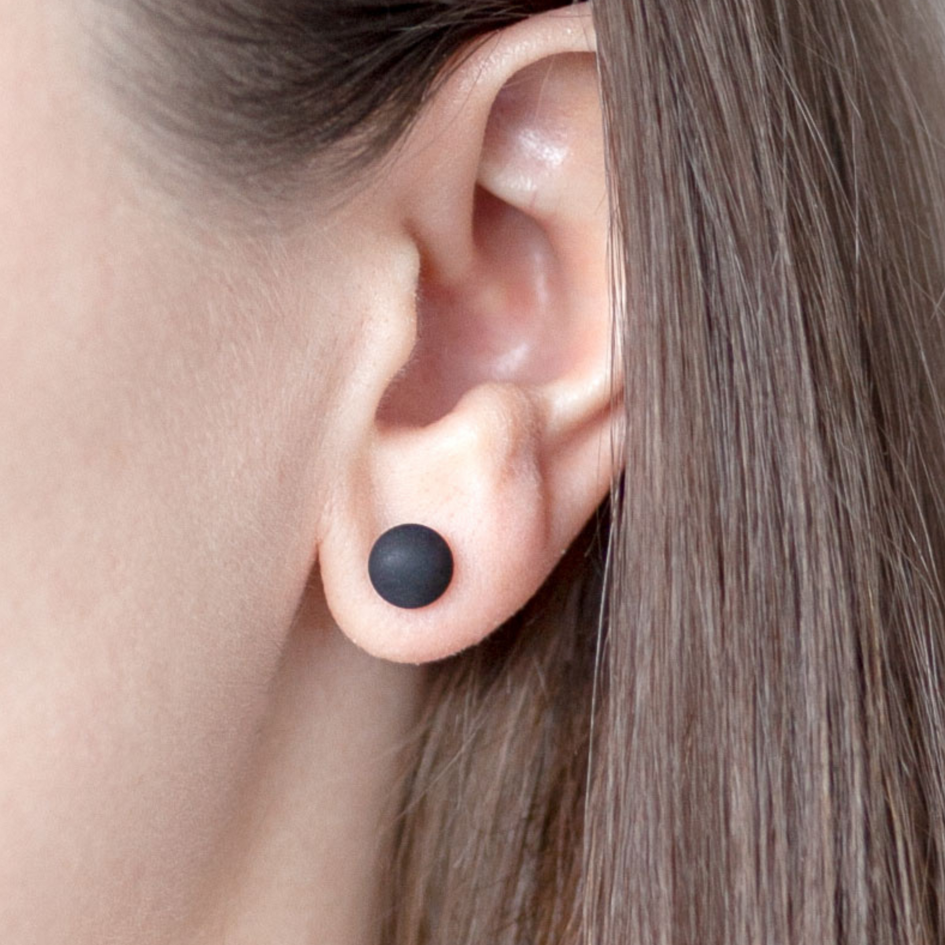 Schwarze Ohrstecker • Minimalistisch & rund • 7 mm