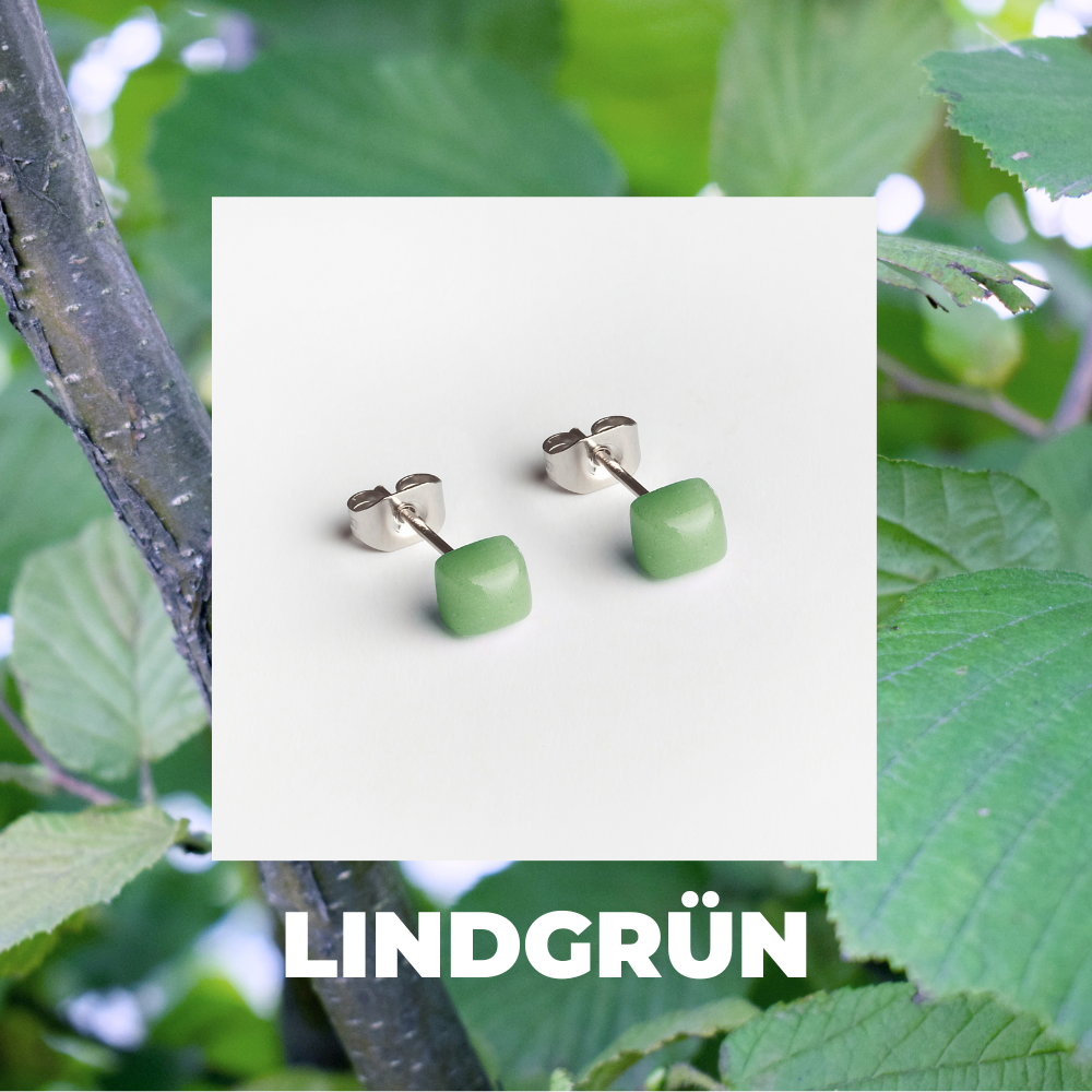 Foto von Small geometric earrings • 4mm