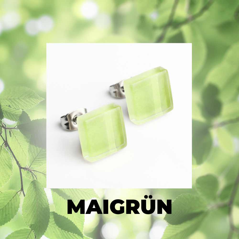 Foto von Small glass stud earrings • 10mm 