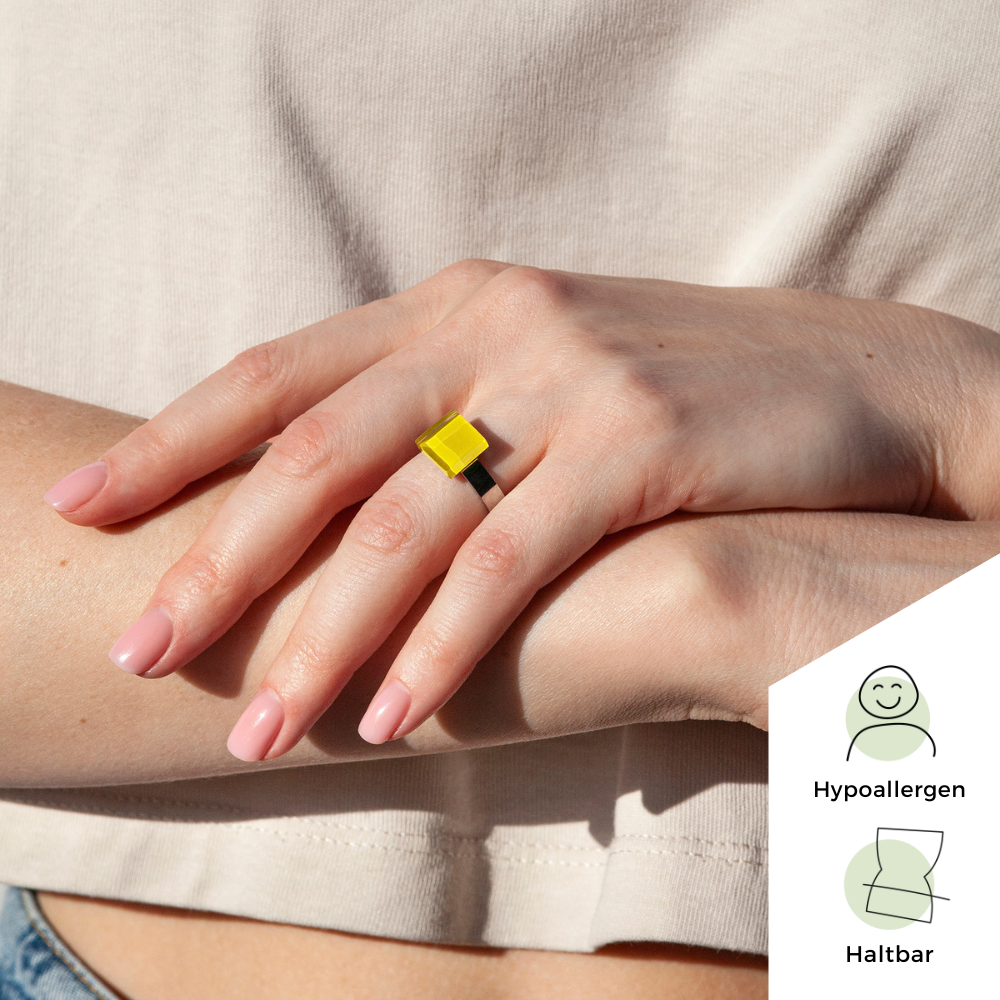 Foto von Small ring with 10mm stone • adjustable size