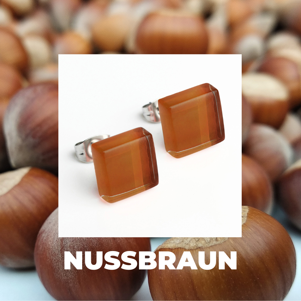 Foto von Small glass stud earrings • 10mm 