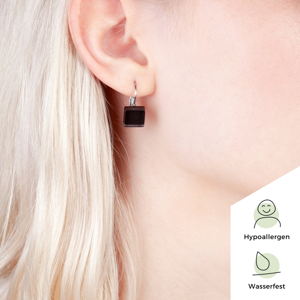 Foto von Geometrische Ohrringe aus Glas • 10mm