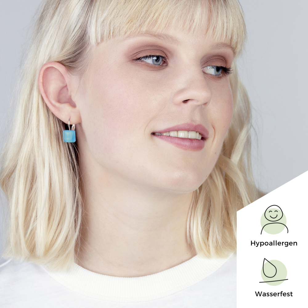 Foto von Geometrische Ohrringe aus Glas • 10mm