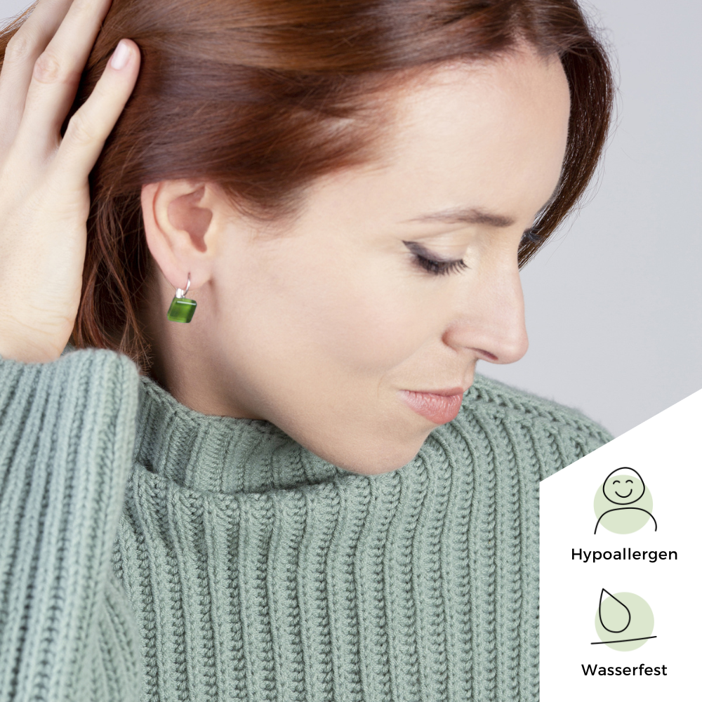 Foto von Geometrische Ohrringe aus Glas • 10mm