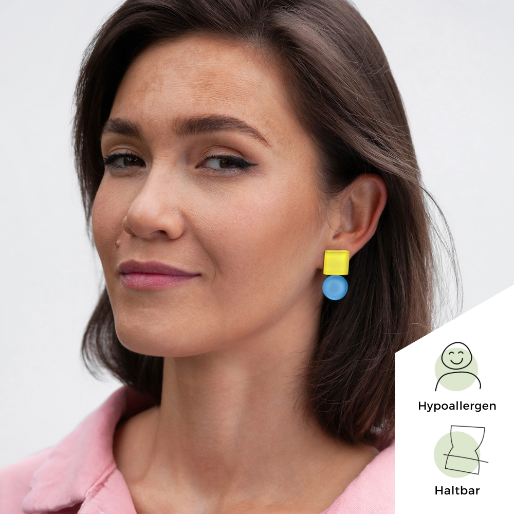 Foto von Geometric statement earrings