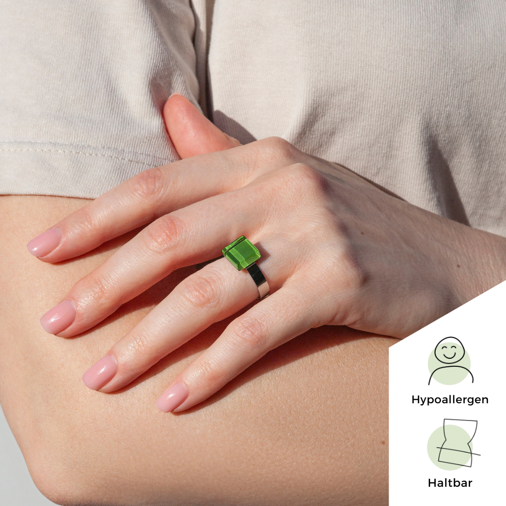 Foto von Small ring with 10mm stone • adjustable size