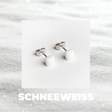 Foto von Small geometric earrings • 4mm