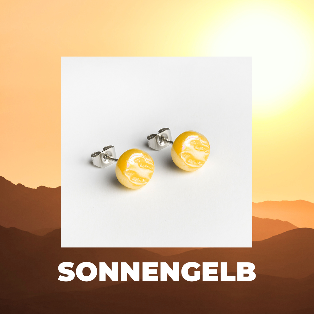 Foto von Glass stud earrings with a pearlescent finish • 8mm