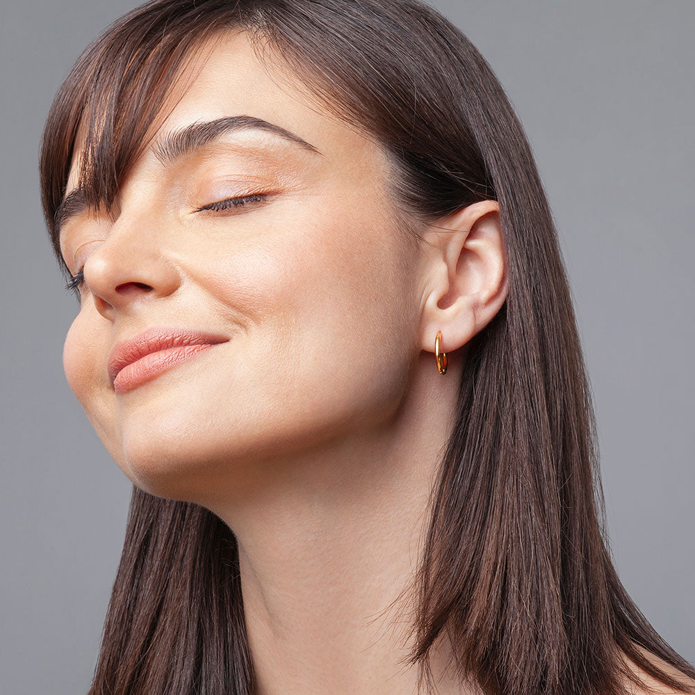 Foto von Edelstahl Creolen Basic • Wasserfeste Ohrringe