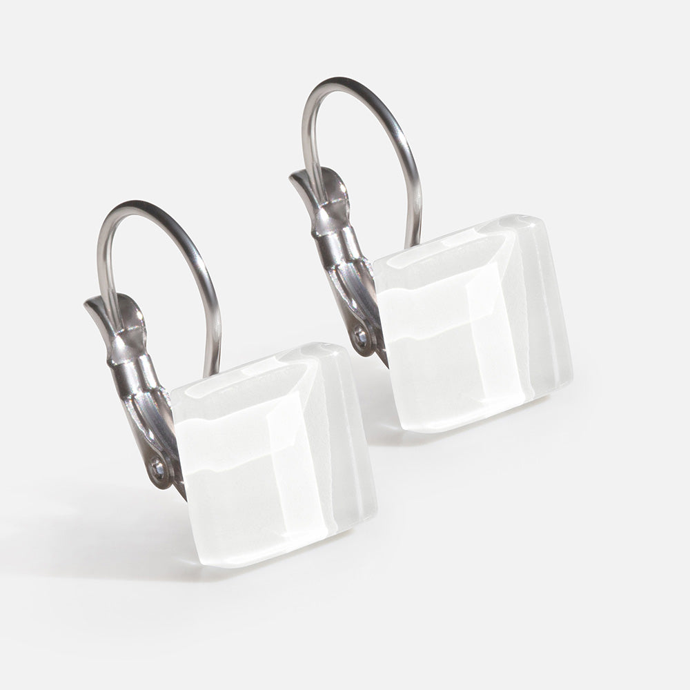 Foto von Geometric glass earrings • 10mm