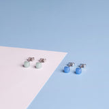 Foto von Small geometric earrings • 4mm