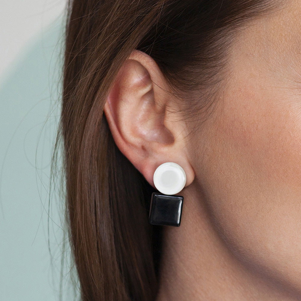 Foto von Geometric Clip Earrings