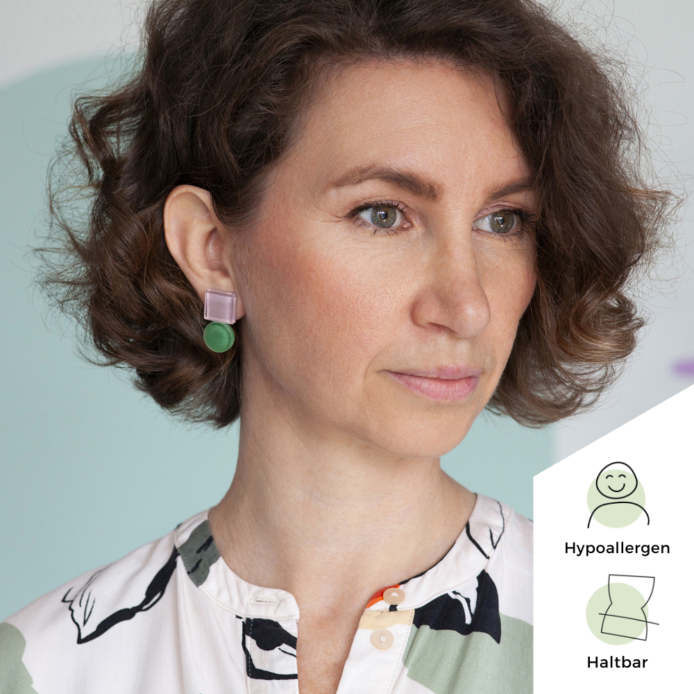Foto von Geometric statement earrings