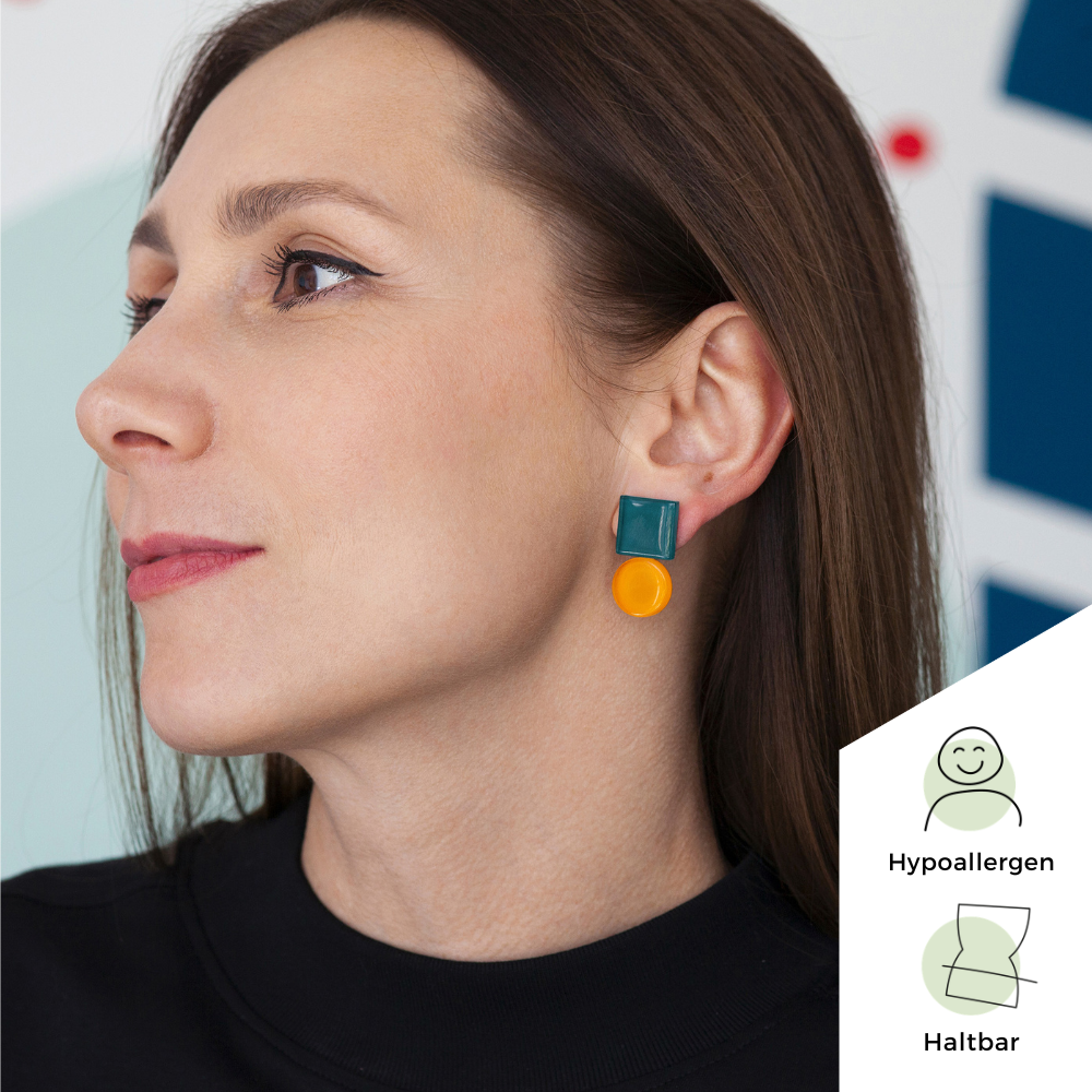 Foto von Geometric statement earrings