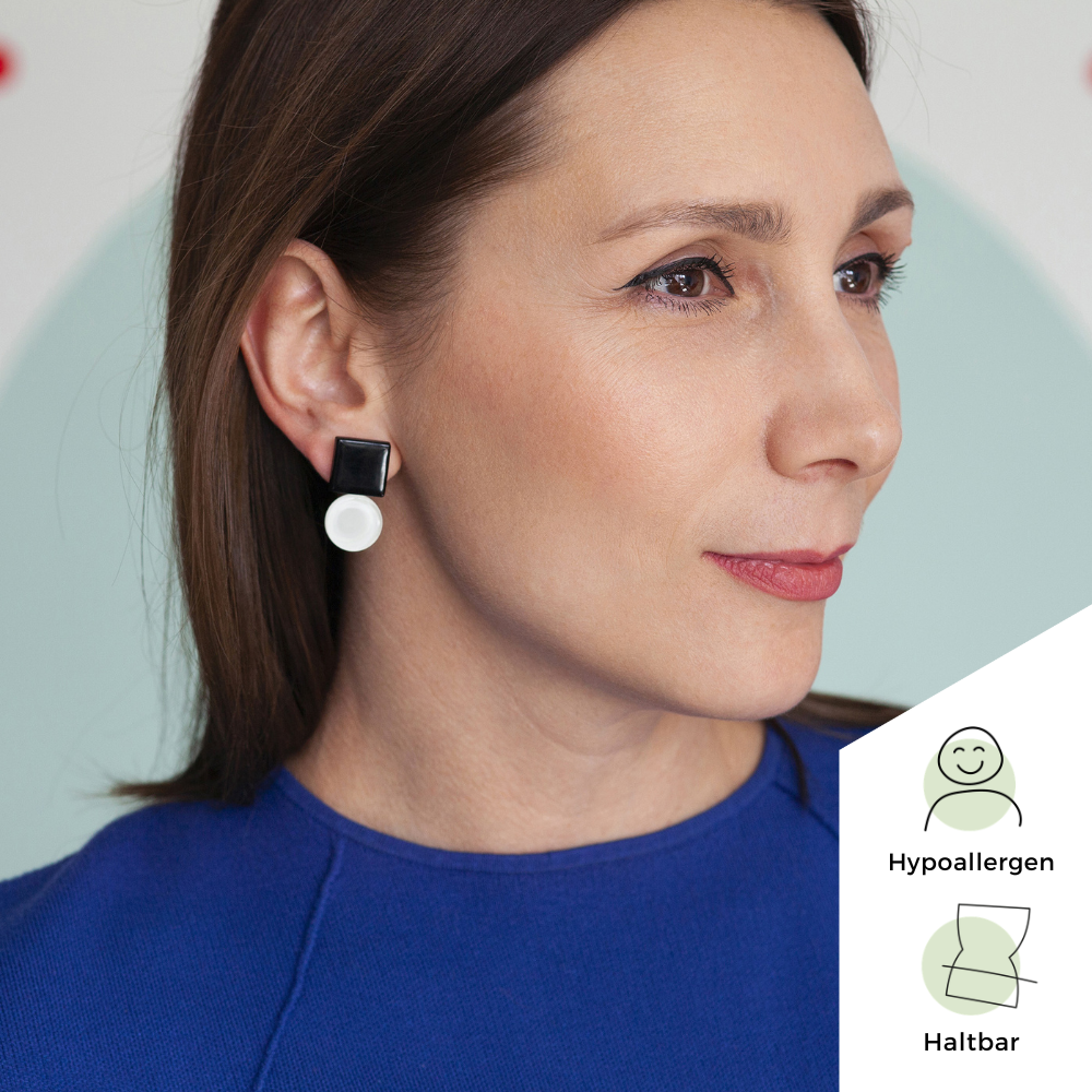 Foto von Geometric statement earrings