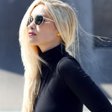 Foto von Small glass stud earrings • 10mm 