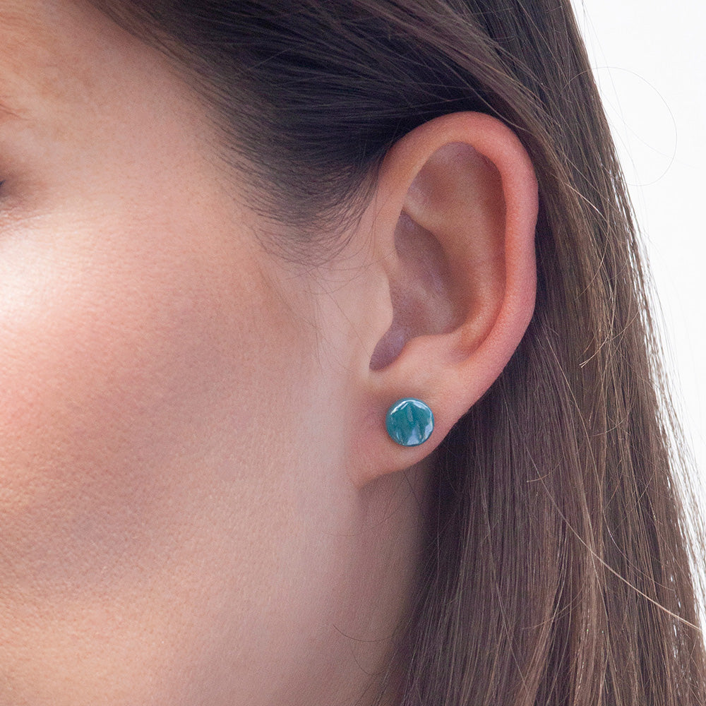 Foto von Glasohrstecker in Perlmuttoptik • 8mm