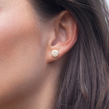 Foto von Glasohrstecker in Perlmuttoptik • 8mm