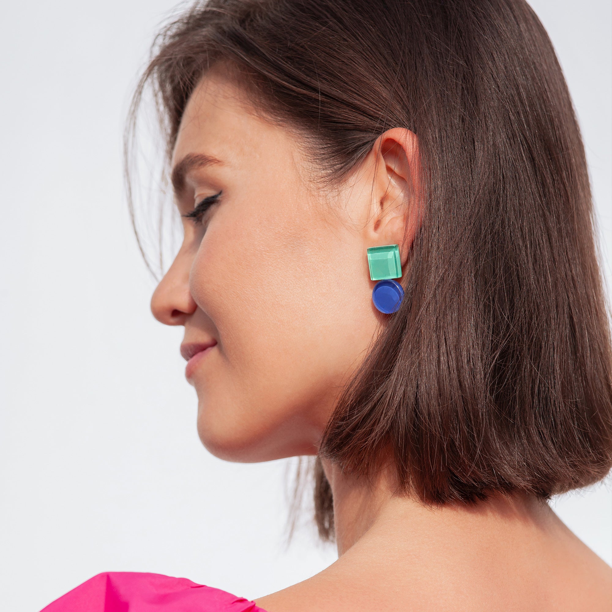 Foto von Geometric statement earrings