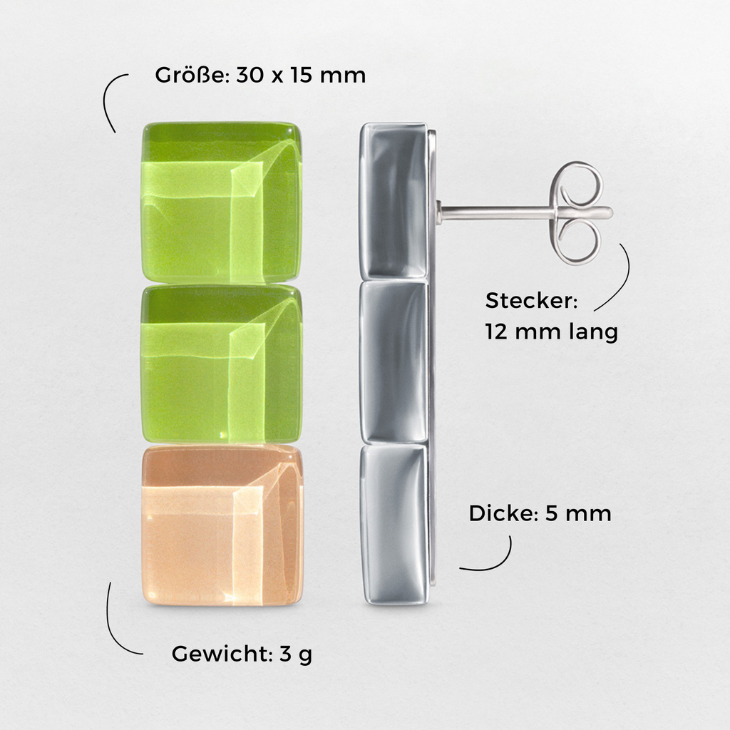 Foto von Geometrische Ohrringe hängend
