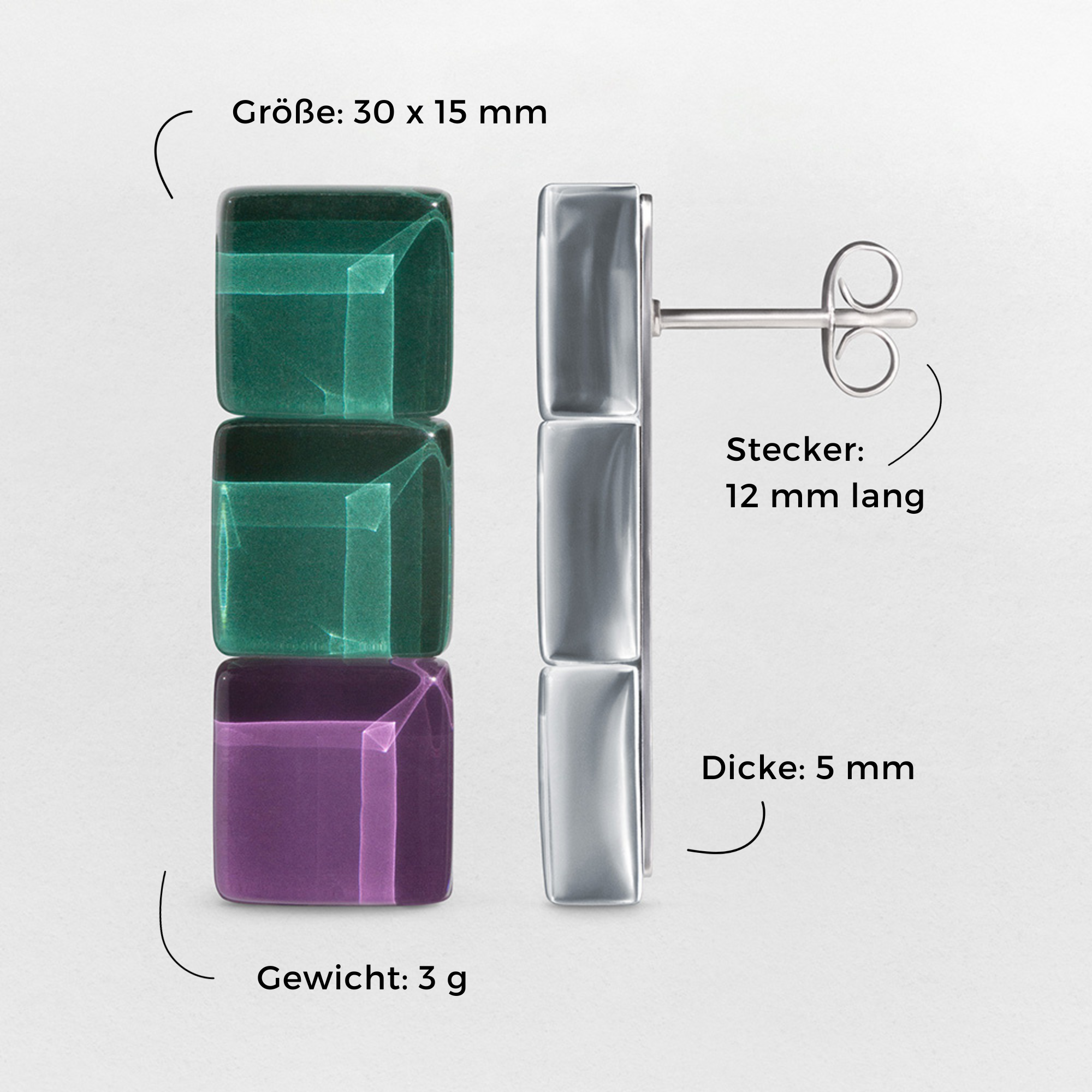 Foto von Geometrische Ohrringe hängend