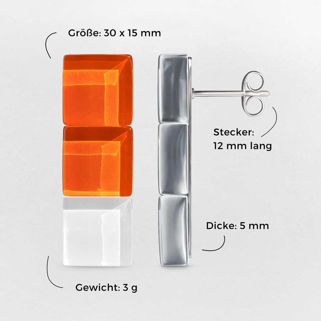 Foto von Geometrische Ohrringe hängend