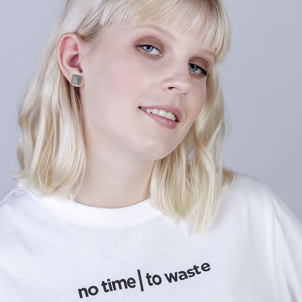 Foto von Small glass stud earrings • 10mm 