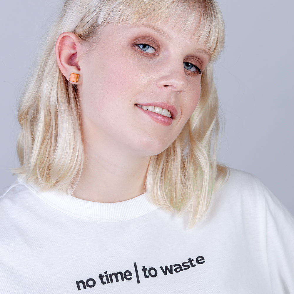 Foto von Small glass stud earrings • 10mm 