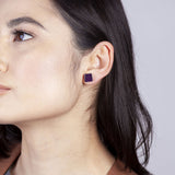 Foto von Small glass stud earrings • 10mm 