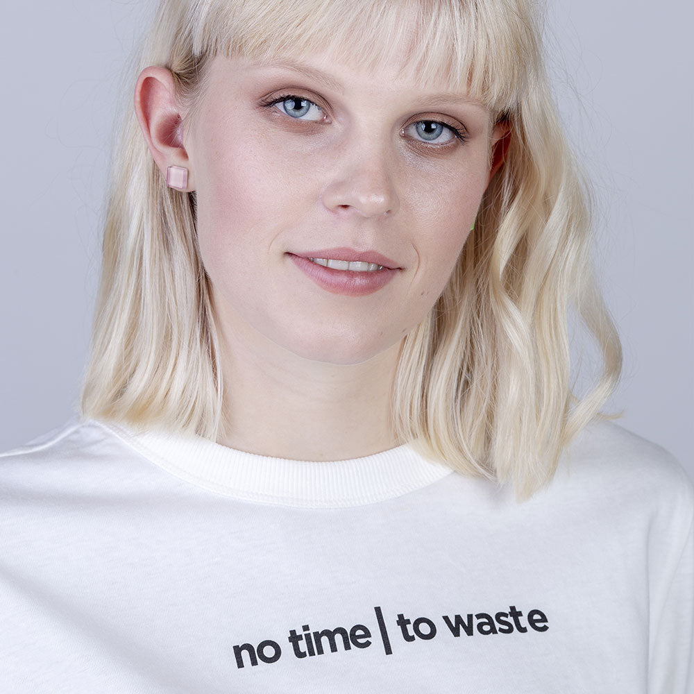 Foto von Small glass stud earrings • 10mm 