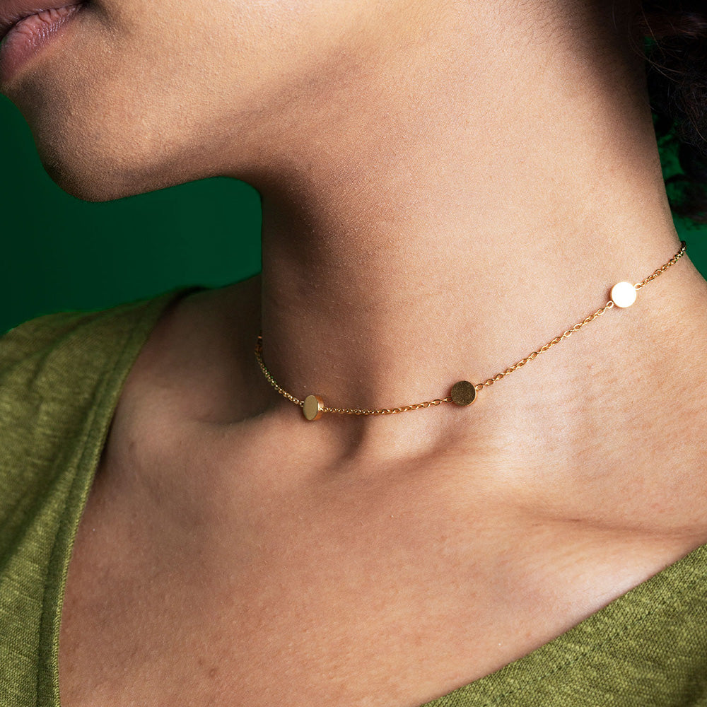Foto von Kurze Kette mit Plättchen • verstellbar