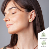 Foto von Stainless steel stud earrings with stone • Mother-of-pearl look • 8mm