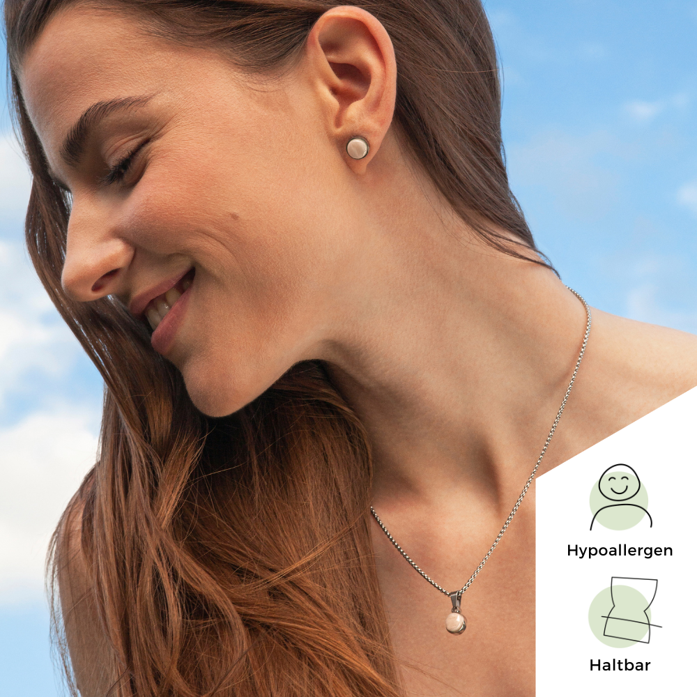 Foto von Stainless steel stud earrings with stone • Mother-of-pearl look • 8mm