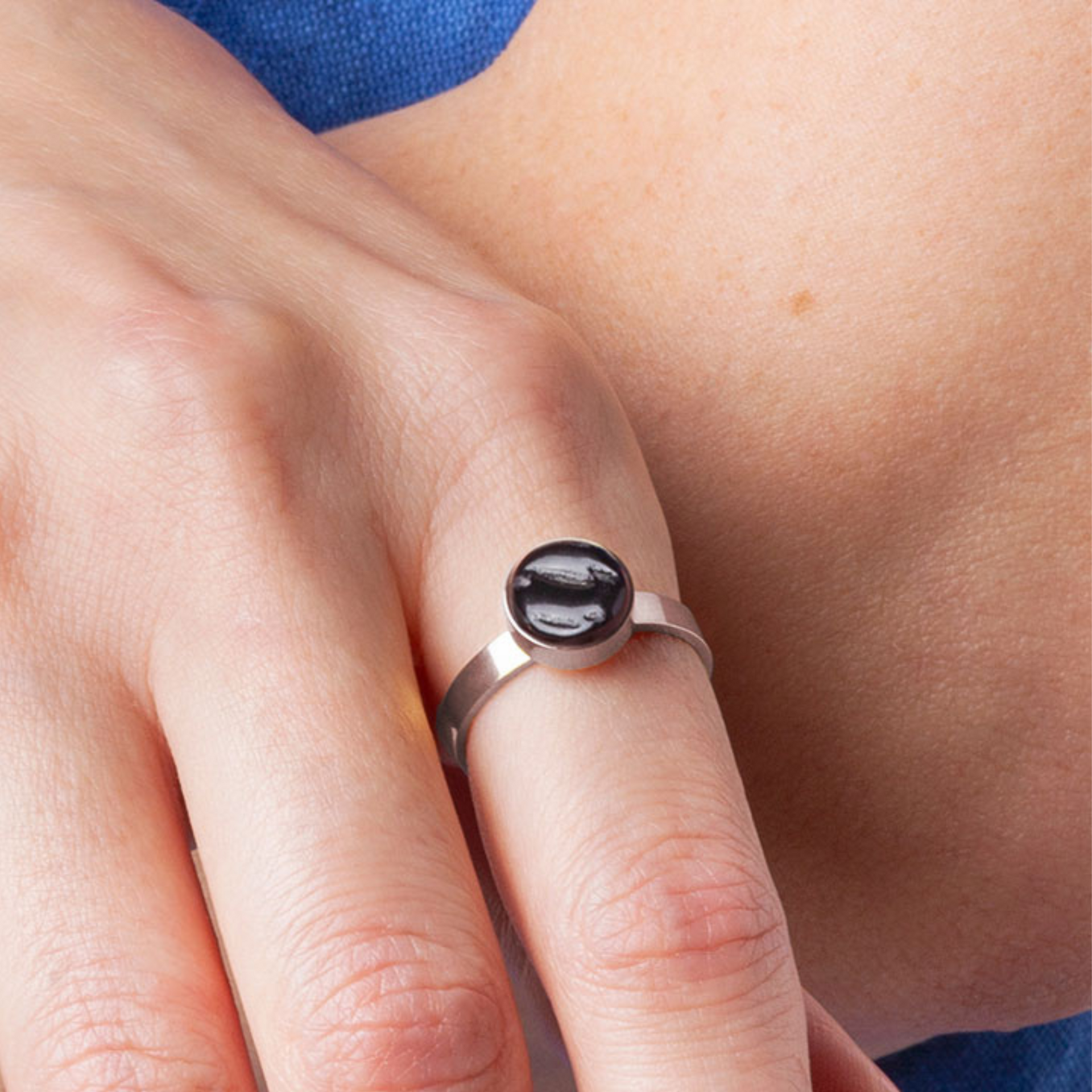 Foto von Adjustable ring with stone • 8mm