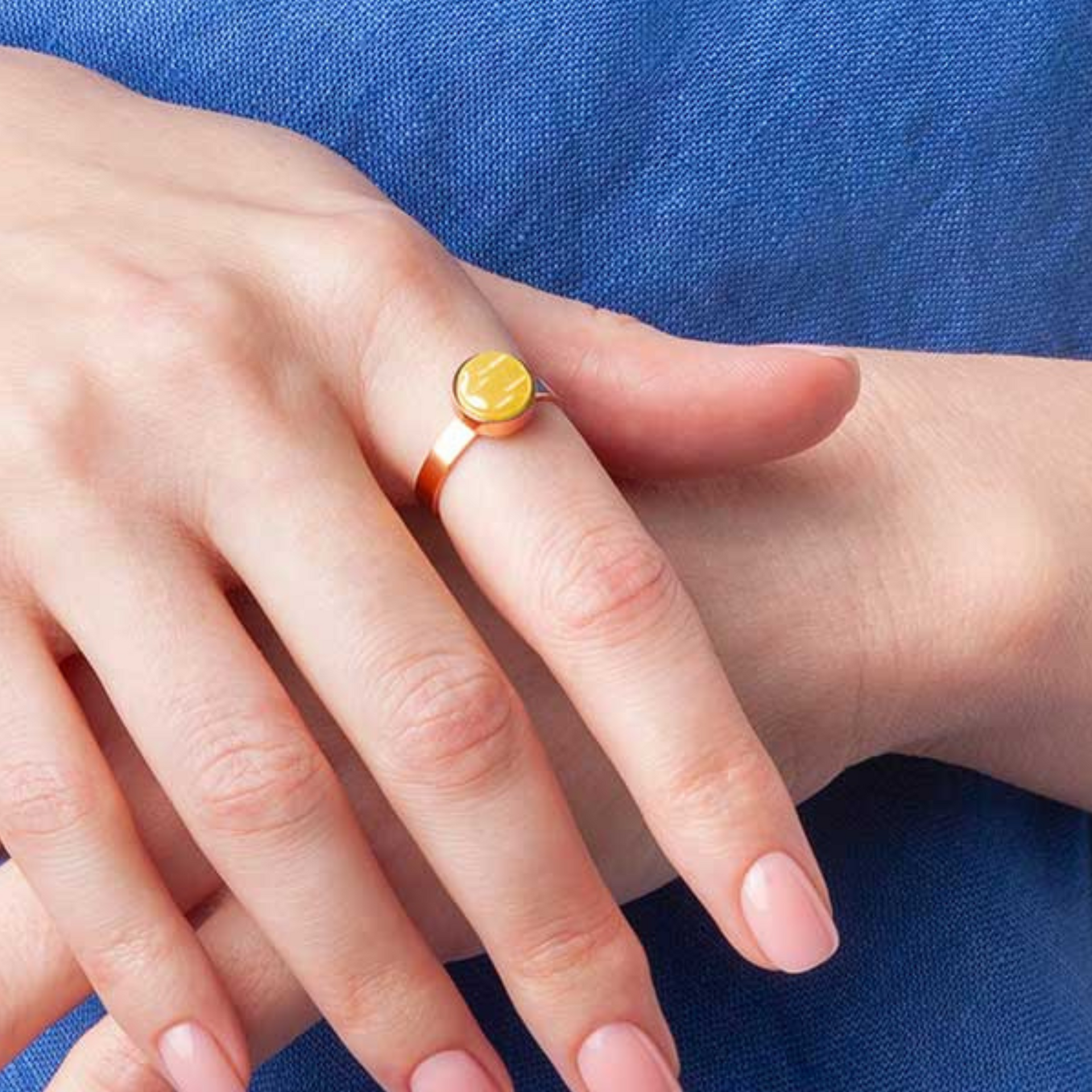 Foto von Adjustable ring with stone • 8mm