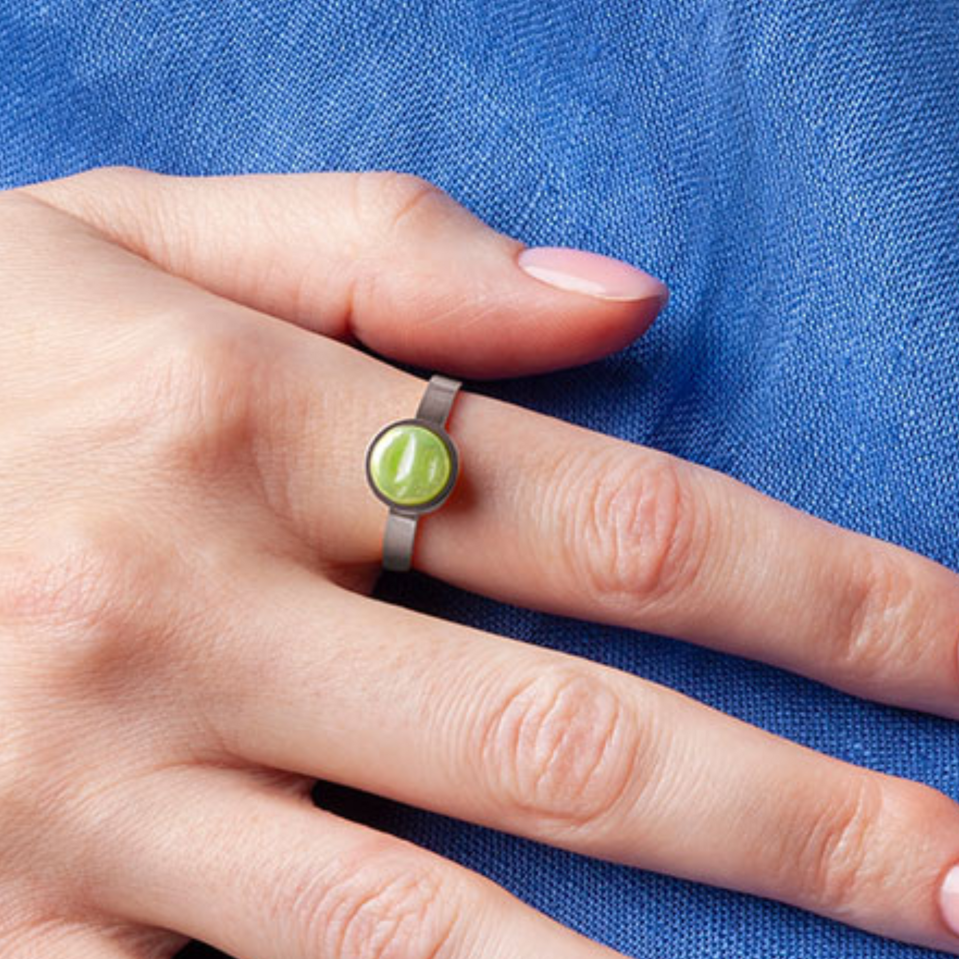 Foto von Adjustable ring with stone • 8mm