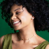 Foto von Glass stud earrings with a pearlescent finish • 8mm