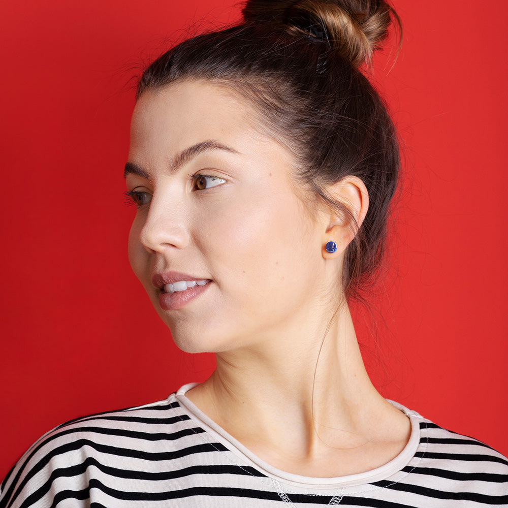 Foto von Glass stud earrings with a pearlescent finish • 8mm