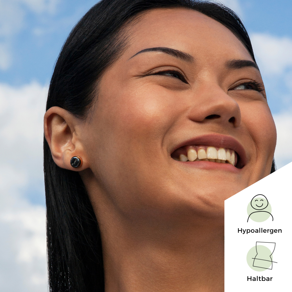 Foto von Stainless steel stud earrings with stone • Mother-of-pearl look • 8mm