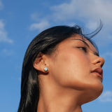 Foto von Stainless steel stud earrings with stone • Mother-of-pearl look • 8mm