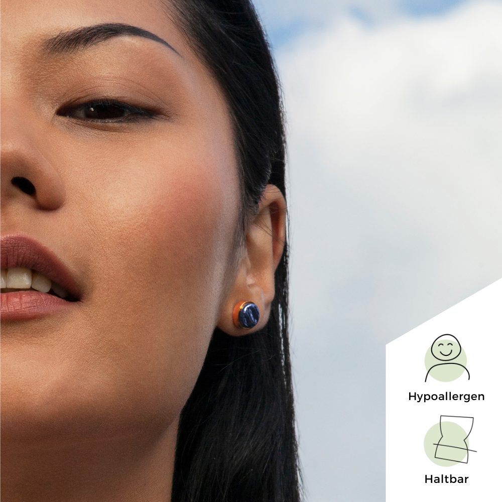 Foto von Stainless steel stud earrings with stone • Mother-of-pearl look • 8mm