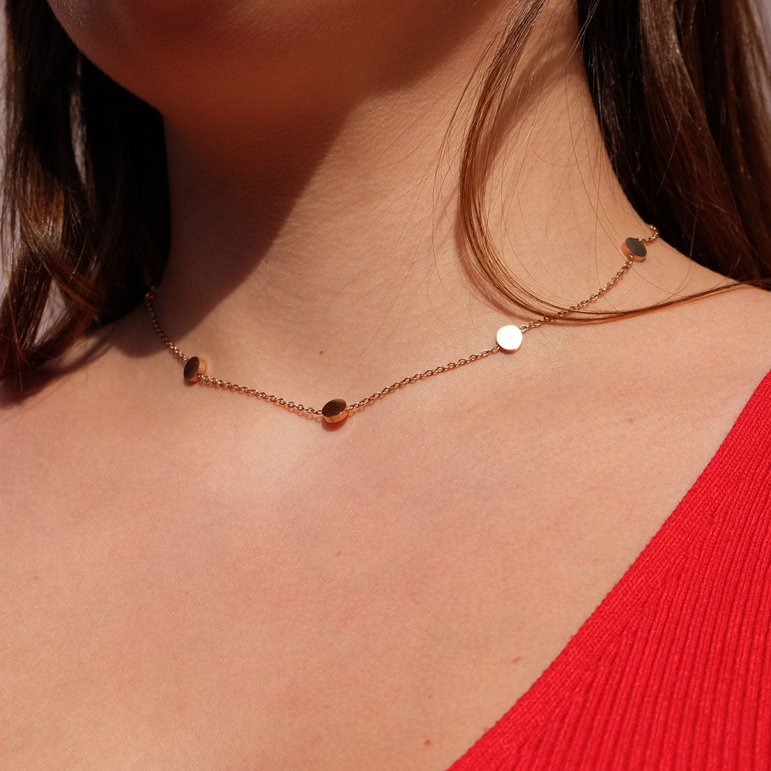 Foto von Kurze Kette mit Plättchen • verstellbar