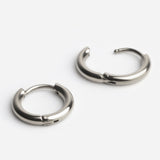Foto von Edelstahl Creolen Basic • Wasserfeste Ohrringe Foto von Edelstahl Creolen Basic • Wasserfeste Ohrringe