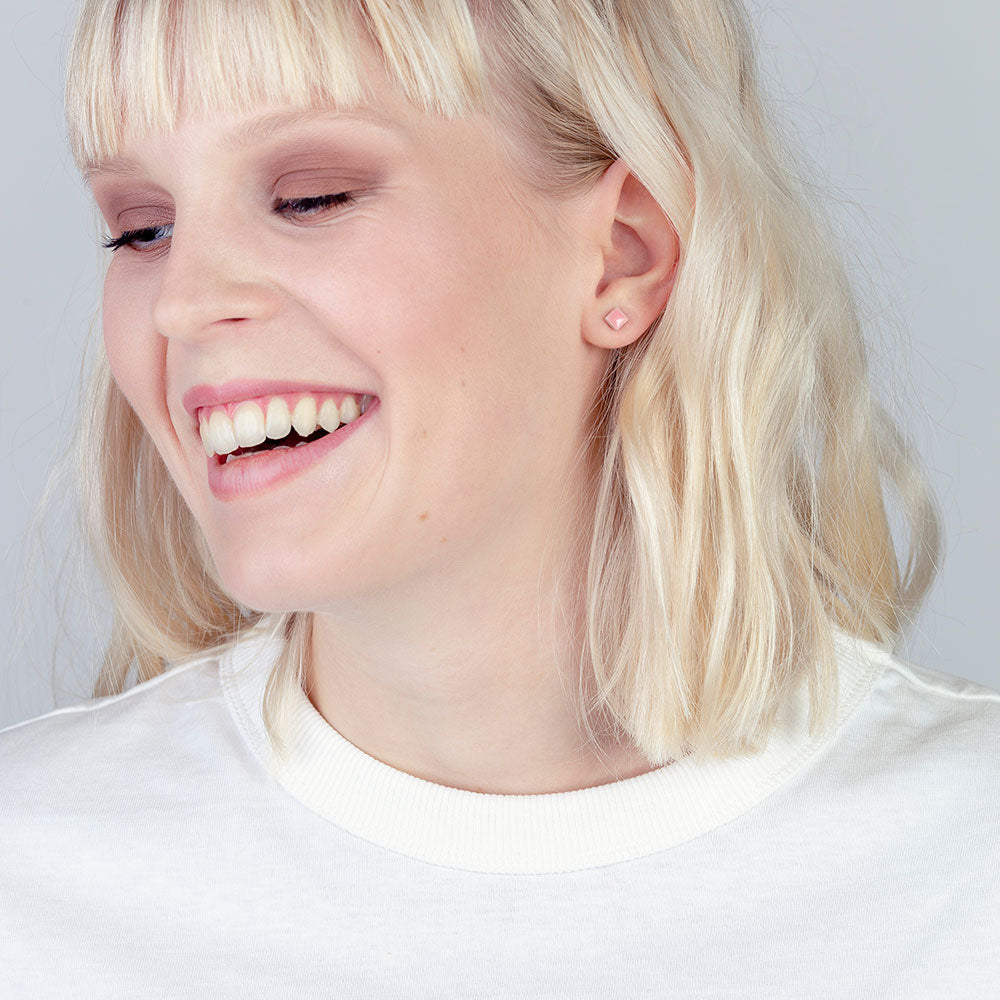 Foto von Minimalist ceramic earrings • 5mm