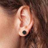 Foto von Stainless steel stud earrings with stone • Mother-of-pearl look • 8mm